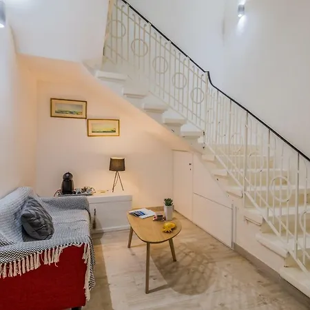 Spacious Duplex - St.paul's