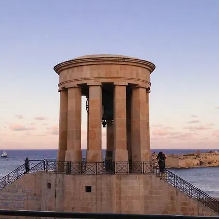 Spacious Duplex - St.paul's Апартаменты