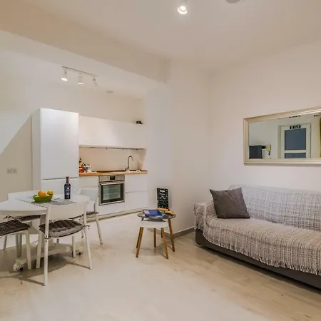 Spacious Duplex - St.paul's Apartment Valletta