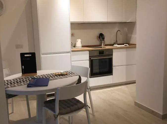 Spacious Duplex - St.paul's דירה ואלטה