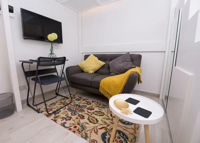 Spacious Duplex - St.paul's דירה ואלטה