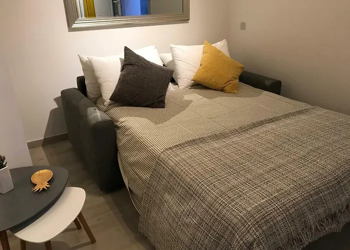 Spacious Duplex - St.paul's *