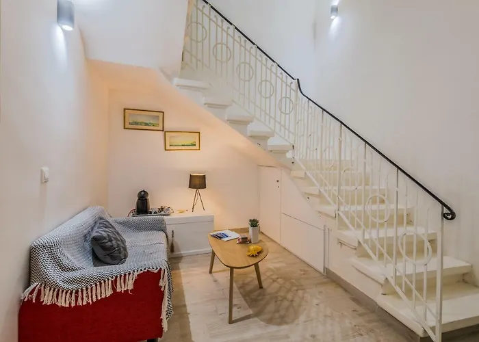 Spacious Duplex - St.paul's